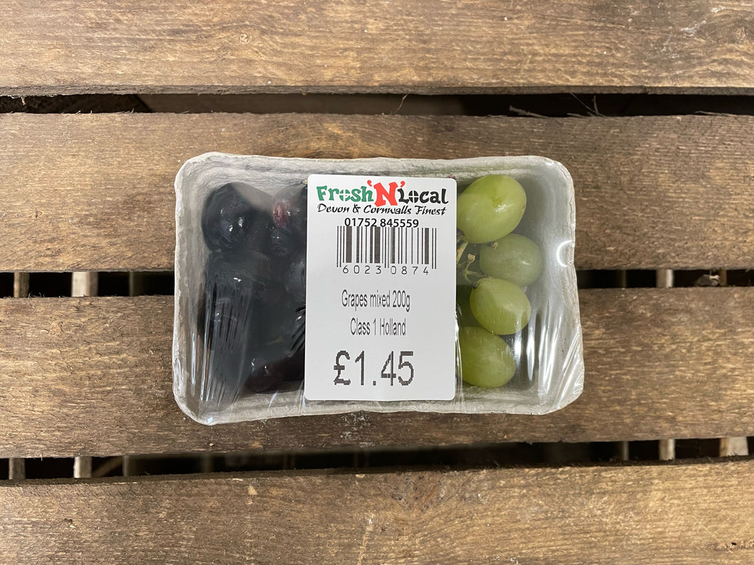 FRUIT - Grapes mixed 200g (RRP £1.49)