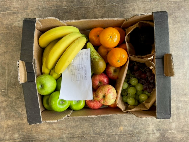 CHRISTMAS FRUIT BOX (RRP £15.00)